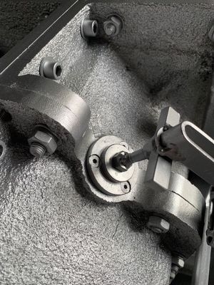 Polieren Sie Oberflächen-Rotationsformen-Formen mit G festklemmt volle Stahlrahmenkonstruktion