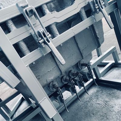 Aluminium-Rotationsformen formt NPT-Kraftstofftank-Form mit Stahlrahmen der rohr-40x40