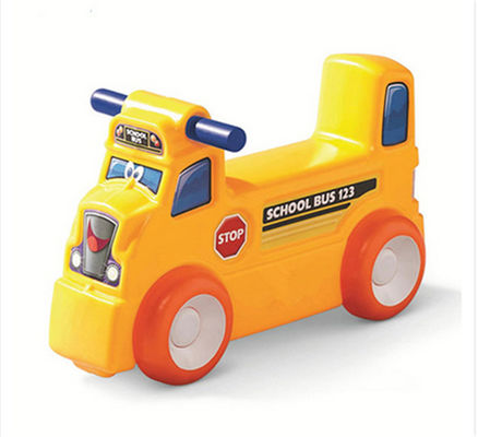 Umweltfreundliche kleine Plastikspielzeugautos der Rotationsformprodukte LLDPE in kundenspezifischer Farbe